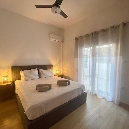 Stella'S Petite Boite Daire Rafína Dış mekan fotoğraf